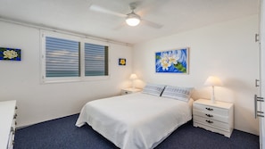 2 bedrooms, iron/ironing board - Craigmore On The Beach Unit 11 (YAMBA)