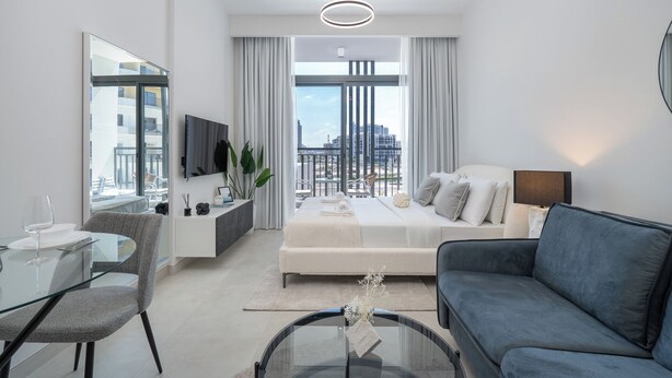 Studio Deluks, balkon, pemandangan kota | Meja kerja, setrika/meja setrika, dan Wi-Fi gratis