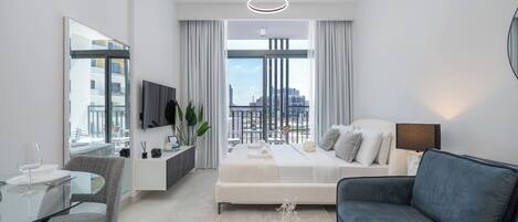 مكتب ومكواة/لوح كي وواي فاي مجانًا