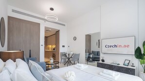 Studio Deluks, balkon, pemandangan kota | Meja kerja, setrika/meja setrika, dan Wi-Fi gratis