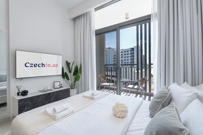 Deluxe Studio, Balcony, City View | Desk, iron/ironing board, free WiFi - TOP Location | Work and Chill near Miracle Garden (Dubai)