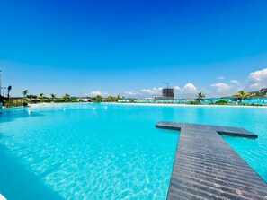 Pool - Nice with large beach pool by Gpsrentas (Mazatlán)