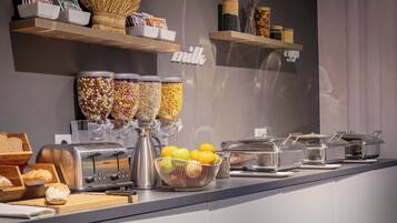 Desayuno buffet todos los días (con cargo)
