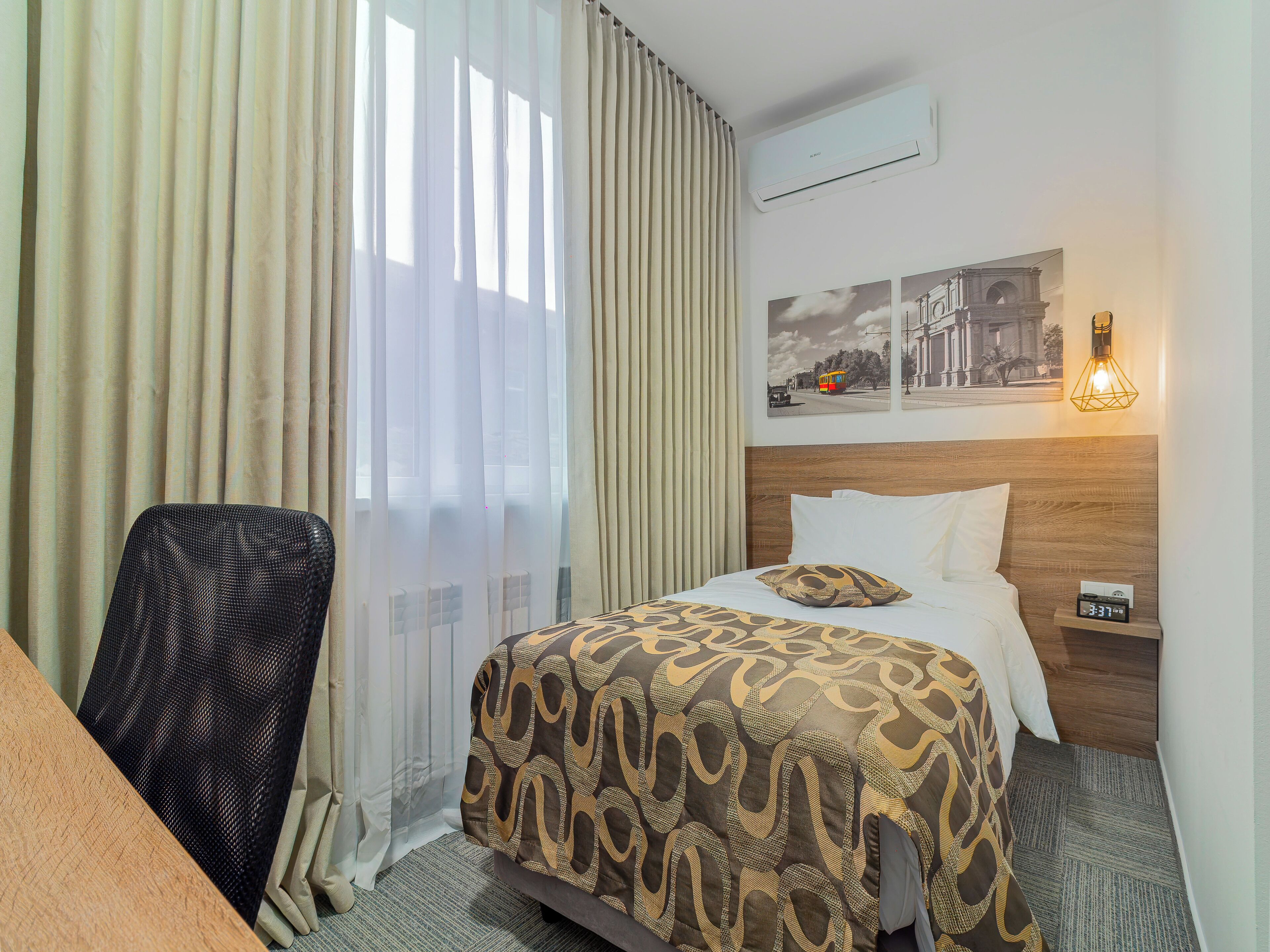 Allergikerbettwaren, Betten mit Memory-Foam-Matratzen, Minibar