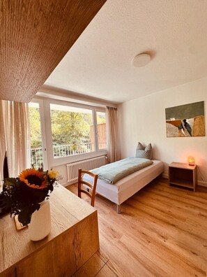 Single Room | Soundproofing, free WiFi, bed sheets - Riverside Apartment Hotel AG (Duggingen)