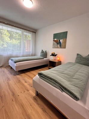 Kamar Double atau Twin, balkon, pemandangan sungai | Kedap suara, Wi-Fi gratis, dan seprai linen
