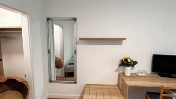 Double or Twin Room, Balcony, River View | Soundproofing, free WiFi, bed sheets