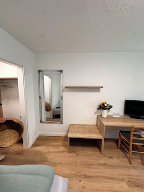 Double or Twin Room, Balcony, River View | Soundproofing, free WiFi, bed sheets - Riverside Apartment Hotel AG (Duggingen)