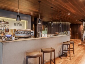 Bar (in der Unterkunft)