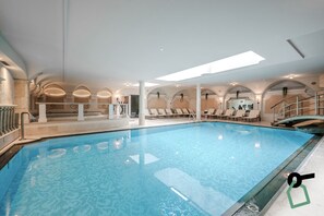 Indoor pool, open 7:00 AM to 7:00 PM, sun loungers - HOTIDAY Room Collection - Ortisei (Ortisei)