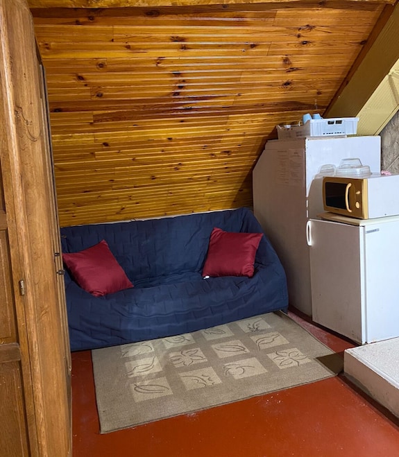 Chambre Chez De Jeunes Agriculteurs - Bourgueil