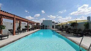 Outdoor pool - Czechin - Luma 22 (Dubai)
