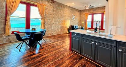 Twin Peaks is part of the Litch Hotel: fully equipped,Luxury vacation rental condos