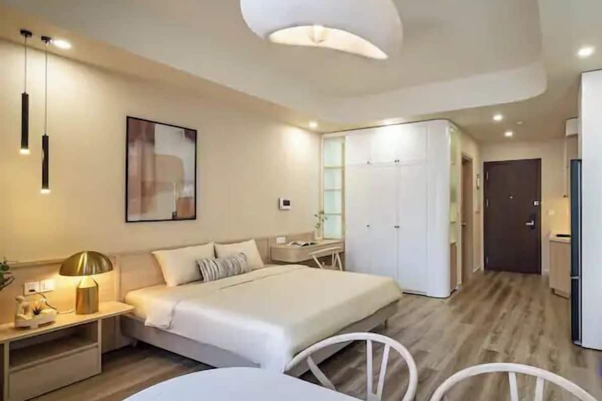 Matelas mémoire de forme, coffres-forts dans les chambres, bureau