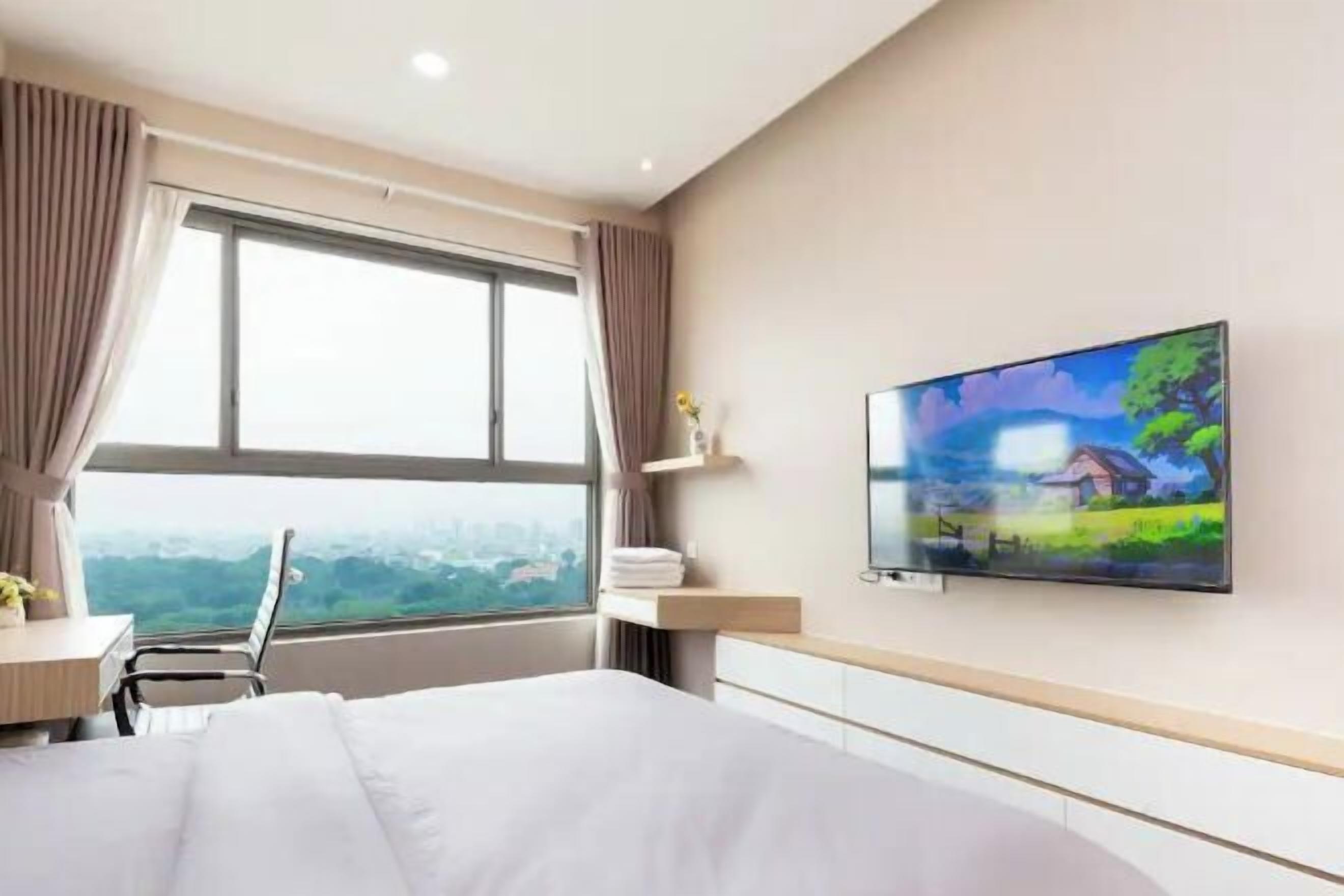 Memory foam beds, in-room safe, desk, laptop workspace