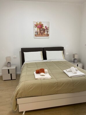 2 bedrooms, iron/ironing board, WiFi, bed sheets - Maurizio's house (Firenze)