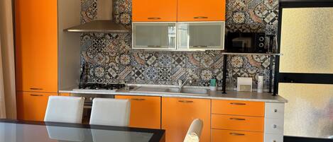 Fridge, microwave, oven, stovetop