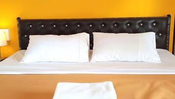 Classic Apartment, 1 King Bed, Balcony, Pool View