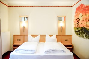 1 bedroom, free WiFi, bed sheets - Comfortable and versatile room -perfect for relaxation, work and exchange (Winterberg)