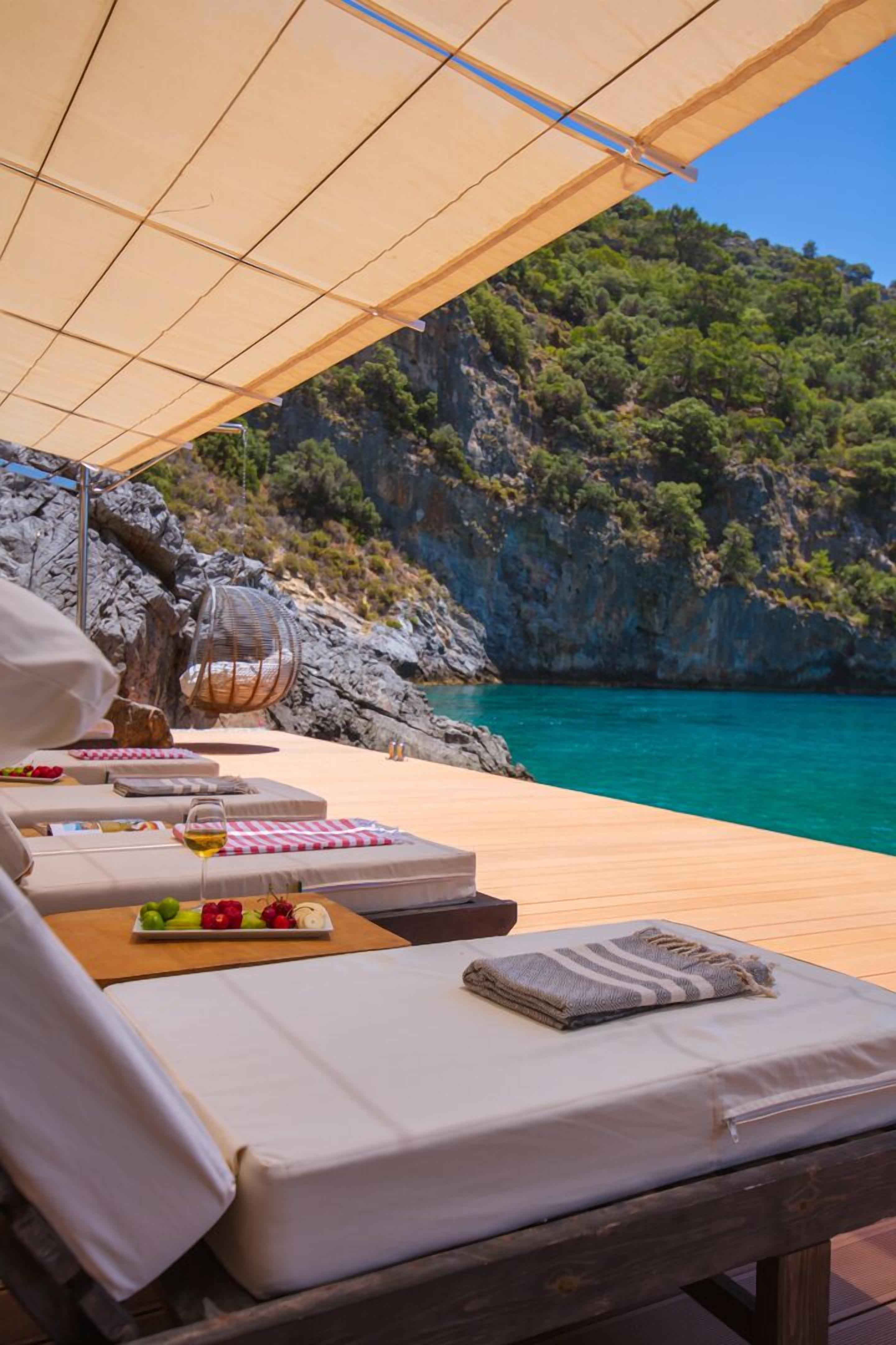 Private beach, free beach cabanas, sun-loungers, beach umbrellas