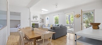 Tea-Tree Retreat, Rye - Quiet street, close to Rye front and back beaches