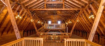 Whispering Waters Farmhouse/Barn