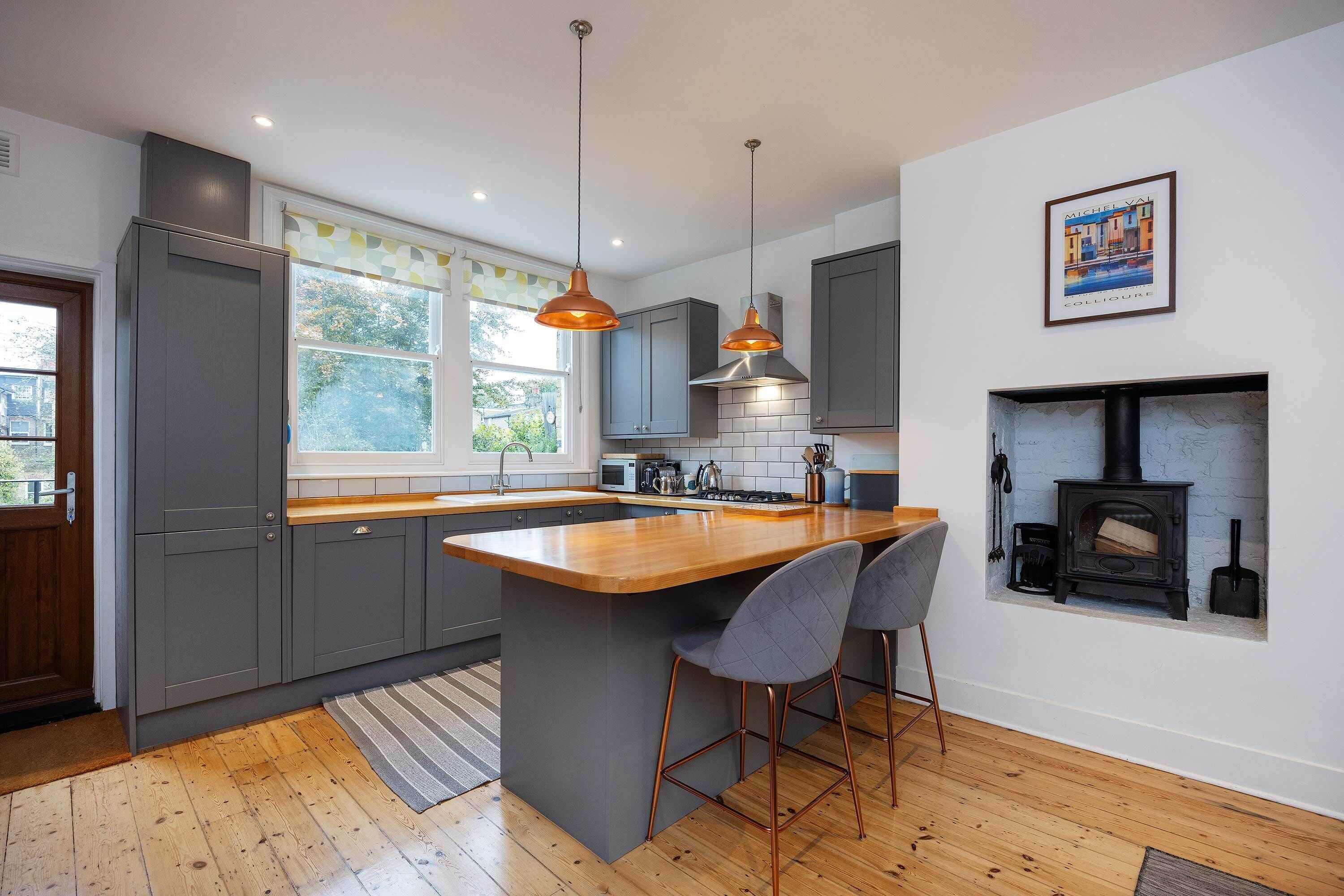 Refrigerador, microondas, lavavajillas y tostadora 