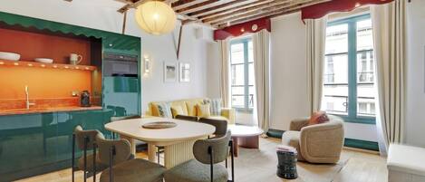 Fernseher, Stereoanlage