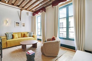 Fernseher, Stereoanlage