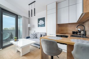 1 habitación, tabla de planchar con plancha, cunas y wifi gratis 