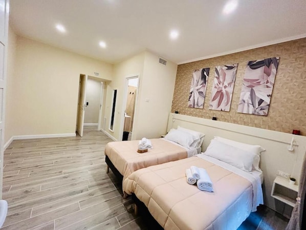 Deluxe Double or Twin Room - Domus Altino (Rome)