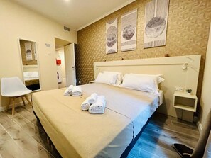 In-room safe, desk, free WiFi - Domus Altino (Rome)