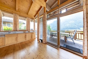 House | Balcony - Pinzgau Ski Chalet Retreat With Balcony (Wald im Pinzgau)
