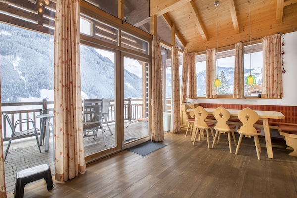 Chalet | Living room