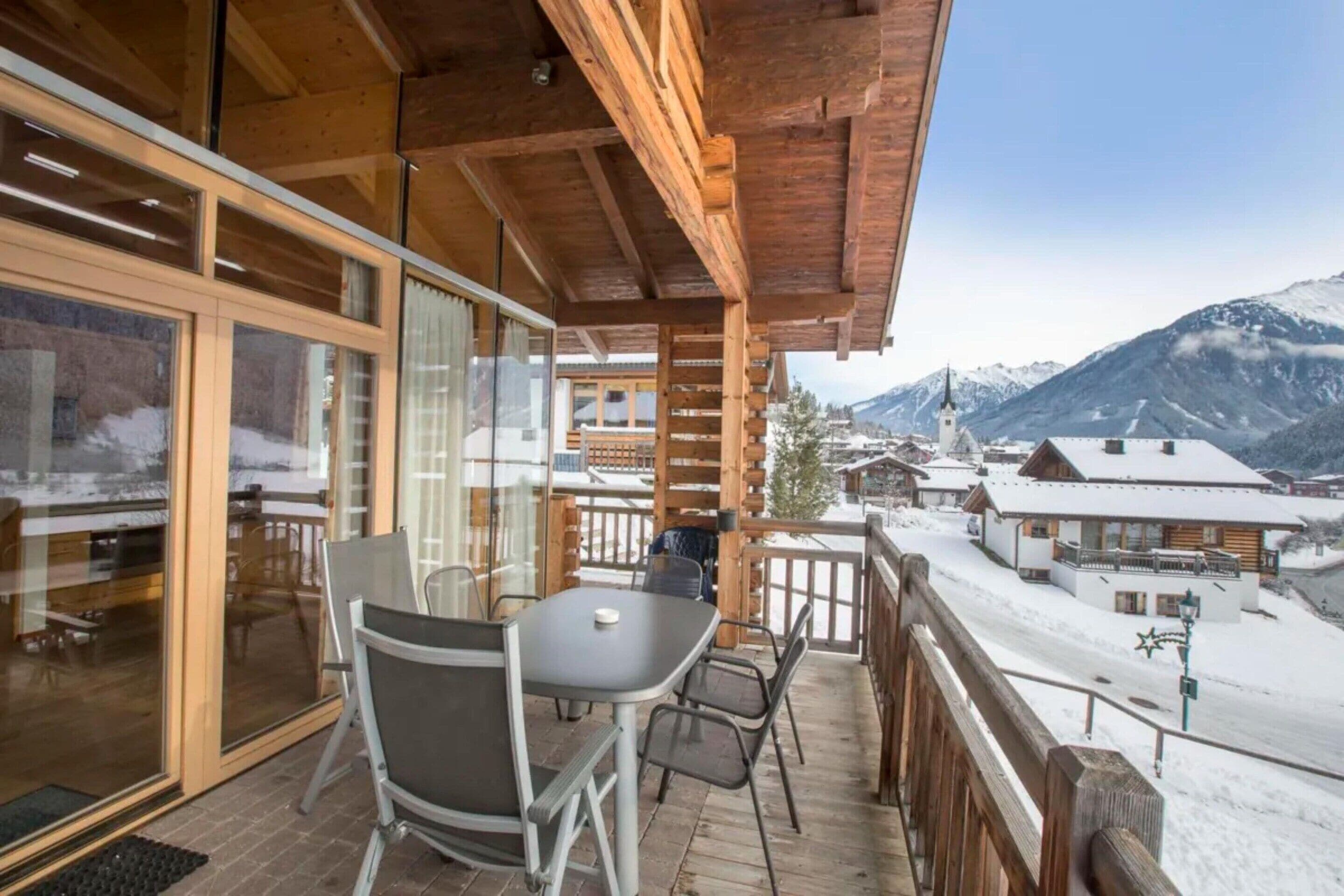 House | Balcony