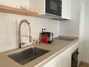 Mikrowelle, Ofen, Herdplatte, Geschirrspüler