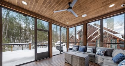 Spectacular Ski In Hideaway: Hot Tub - Views - BBQ