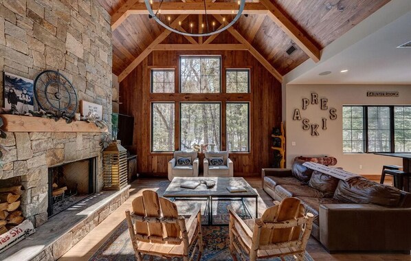 TV connectée, cheminée