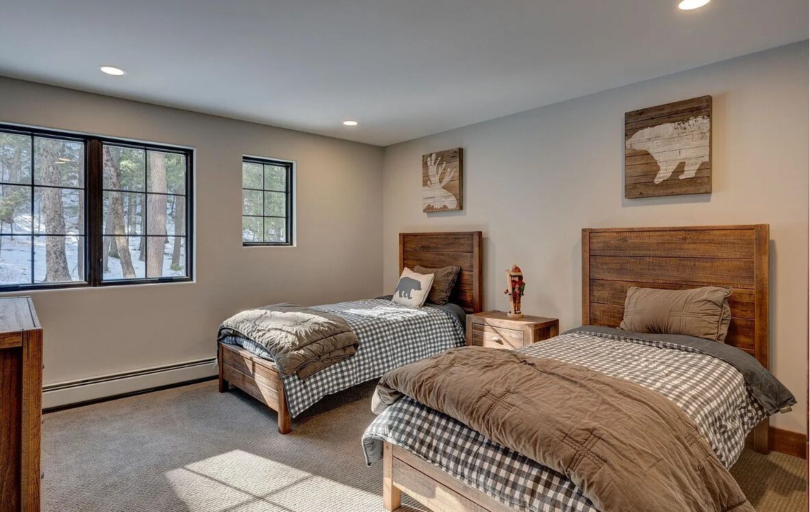 7 bedrooms, iron/ironing board, travel crib, free WiFi