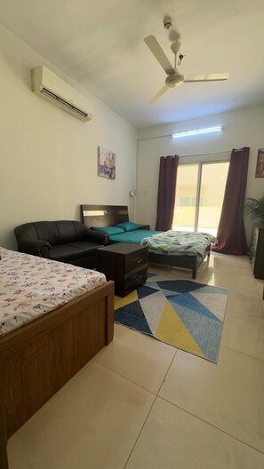 9 bedrooms, iron/ironing board, WiFi, bed sheets