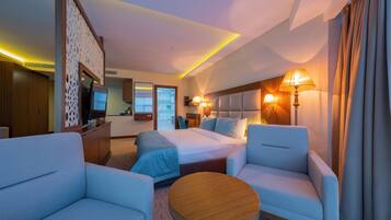 Egyptian cotton sheets, premium bedding, minibar, in-room safe