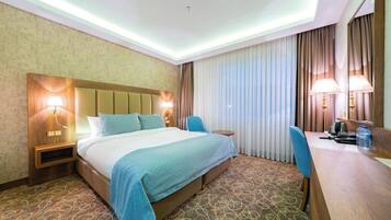 Classic-Doppelzimmer, 1 Doppelbett, Bergblick | Bettwäsche aus ägyptischer Baumwolle, hochwertige Bettwaren, Minibar