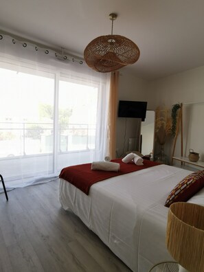 2 chambres, fer et planche à repasser, lit parapluie, Wi-Fi gratuit