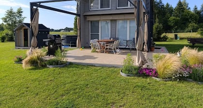 Holiday Home, Sauna, Jacuzzi, air Conditioning