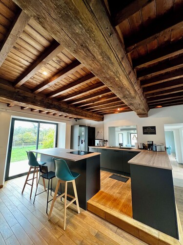 Maison des H, by the lake