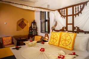 In-room safe, bed sheets - Villa Bahati Zanzibar (Jambiani)