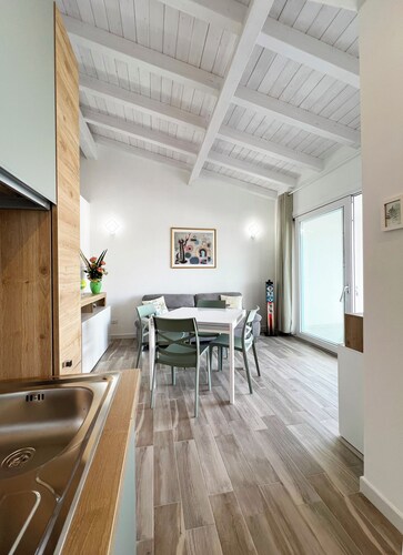 Villa Dolce Vita-new villa with garden 5 minutes from the beach 