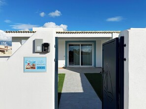 Exterior detail - Villa Dolce Vita-new villa with garden 5 minutes from the beach (Valledoria)