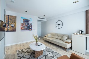 Egyptian cotton sheets, premium bedding, minibar, desk - EUPHRATES HOTEL (Bursa)