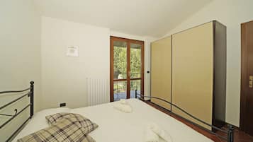 2 bedrooms